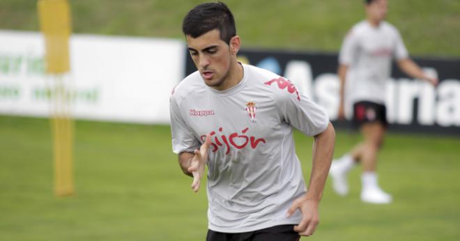 Castro, en un entrenamiento con el Sporting. (FOTO: Rodrigo Medina).