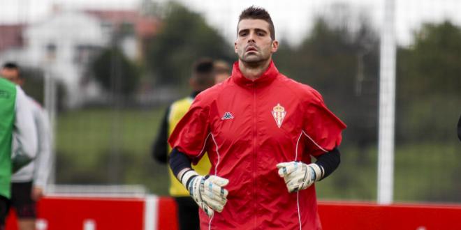 Cuéllar, durante un entrenamiento en Mareo. (Foto: Rodrigo Medina).