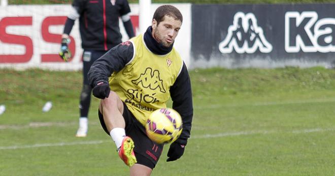 Lora, en un entrenamiento. (FOTO: Rodrigo Medina).