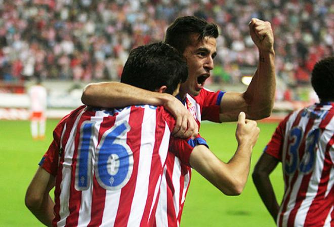 El defensa sportinguista en un partido de la Liga Adelante.