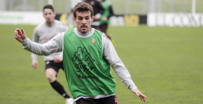 Juan Muñiz, en un entrenamiento en Mareo. (FOTO: Rodrigo Medina).