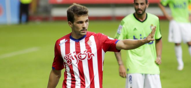 Juan Muñiz, en un partido en El Molinón. (FOTO: Rodrigo Medina).