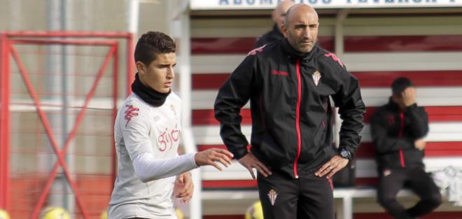 Rachid, junto a Abelardo, en un entrenamiento en Mareo. (FOTO: Rodrigo Medina).