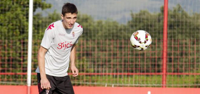 Scepovic, en un entrenamiento de este verano. (FOTO: Rodrigo Medina).