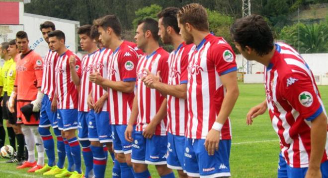 Los titulares, esta tarde, instantes antes del inicio del partido. (FOTO: RSG).