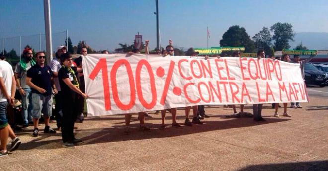 Varios aficionados se dieron cita en la ciudad deportiva.