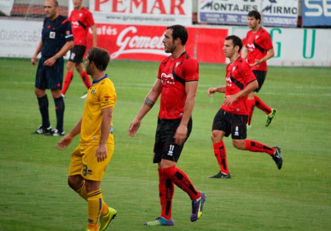 El vasco, en el duelo ante el Alcorcón. (FOTO: mirandesista.com)