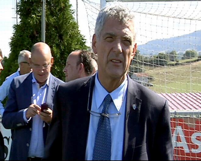 El presidente de la RFEF, en las instalaciones de Roces.