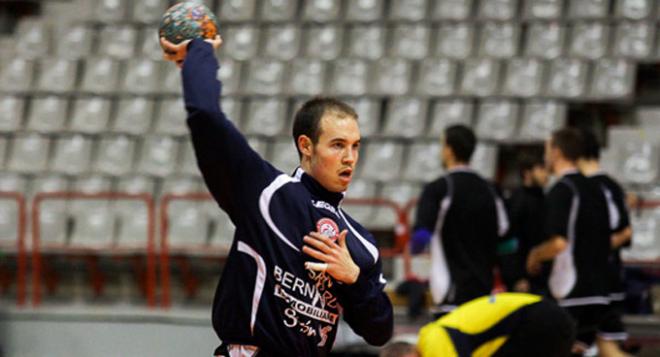 Adrián Fernández, en un entrenamiento. (FOTO: Rodrigo Medina).