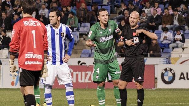 González Fuertes en el Recreativo - Eibar.