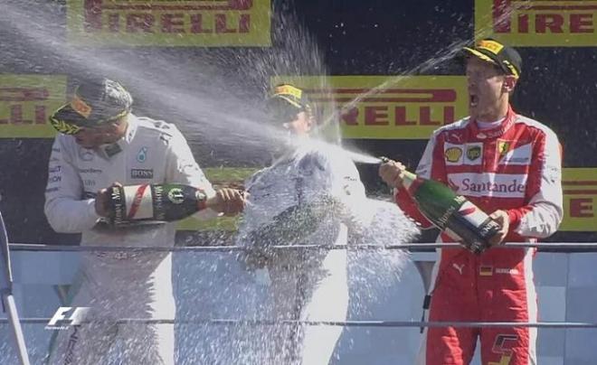 Celebración en el podio de Monza.