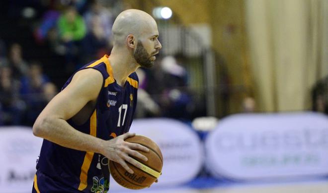 Andrés Miso, durante el partido. (FOTO: OCB).