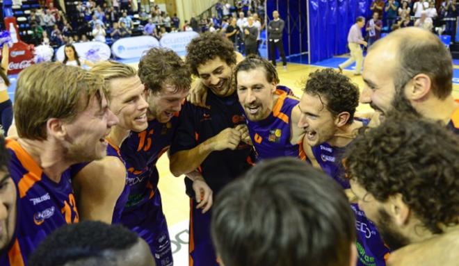 Los jugadores, celebrando la victoria. (FOTO: OCB).