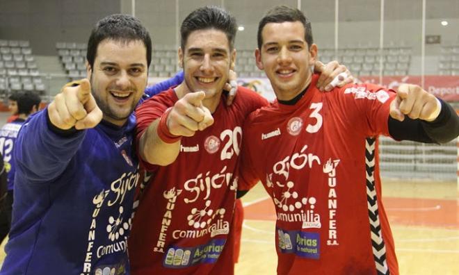 Nacho, Serdio y Rionda, celebrando la victoria. (FOTO: ABGJ).