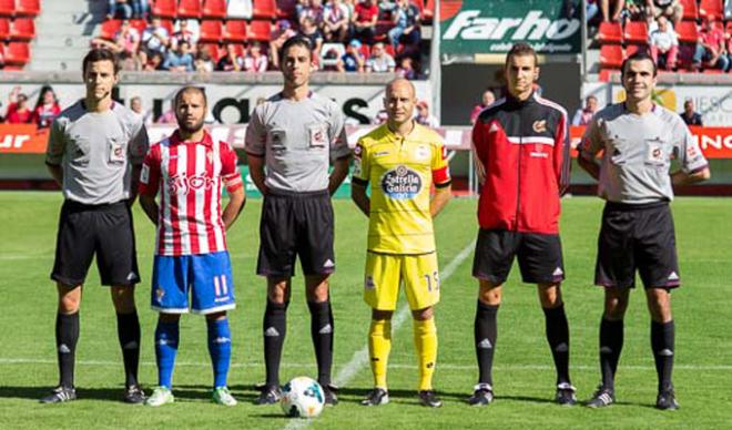 Vicandi Garrido, en El Molinón. (FOTO: Rodrigo Medina).