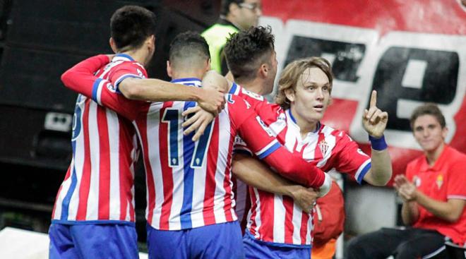 Halilovic celebra el gol de la victoria frene al Málaga. (FOTO: Rodrigo Medina).