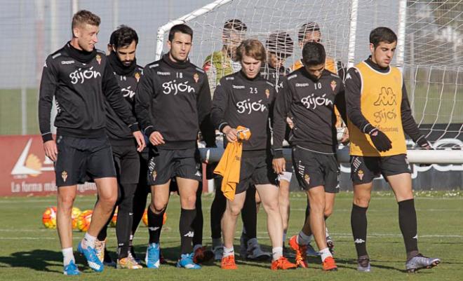 Varios jugadores, en un entrenamiento. (FOTO: Rodrigo Medina).