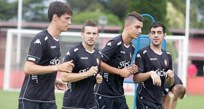 Varios jugadores, en un entrenamiento en Mareo. (FOTO: Rodrigo Medina).