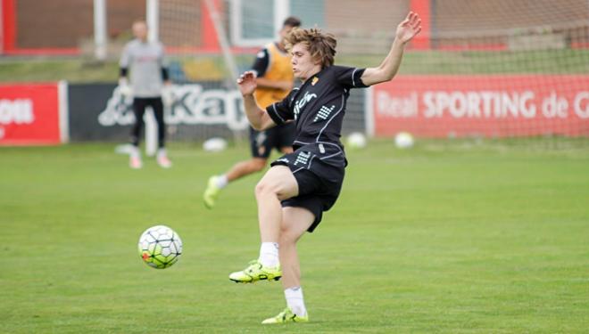 El croata en un entrenamiento en Mareo. (Foto: Rodrigo Medina).