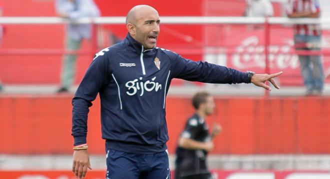 El 'Pitu' dando instrucciones en un entrenamiento. (Foto: Rodrigo Medina).