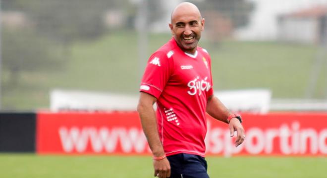 El 'Pitu' en el entrenamiento de este martes. (Foto: Rodrigo Medina).