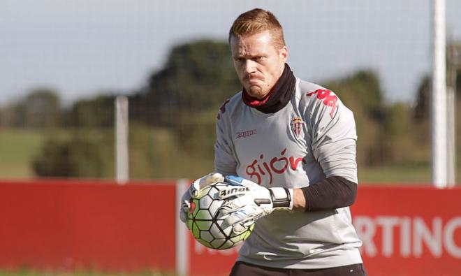 Alberto, durante su etapa en el Sporting.