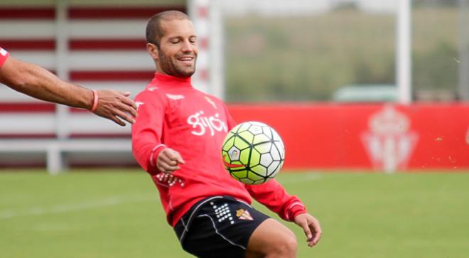 El capitán en un entreno en Mareo. (Foto: Rodrigo Medina).