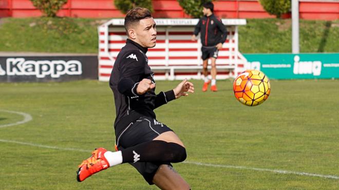 El paraguayo en un entrenamiento en Mareo. (Foto: Rodrigo Medina).