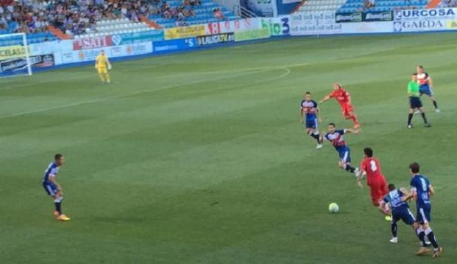 El Sporting jugó de rojo en El Toralín. (FOTO: Sporting de Gijón)