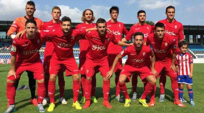 El equipo del Sporting, frente a la Gimnástica. (FOTO: RSG).