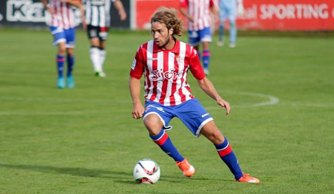 Mendi, en un partido con el filial. (FOTO: Rodrigo Medina).