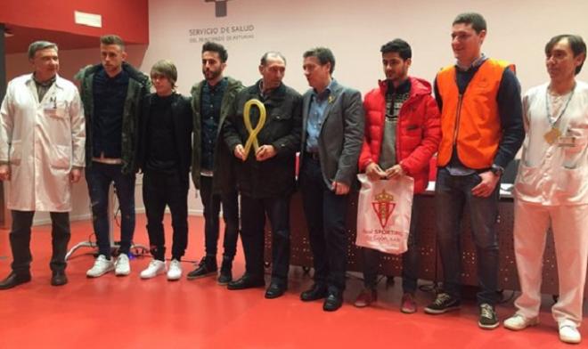 La representación del Sporting en el Huca. (FOTO: RSG).