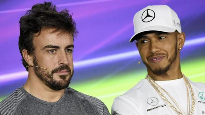 Alonso y Hamilton, durante la rueda de prensa.