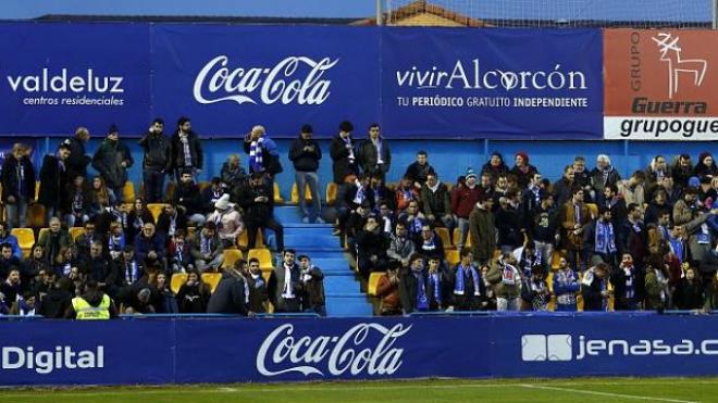 Afición del Real Oviedo en un partido en Alcorcón en las últimas temporadas.