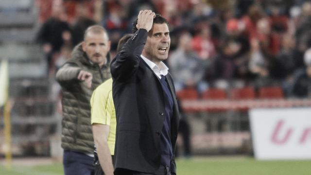 Fernando Hierro durante el encuentro (Foto: LaLiga).