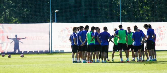 Un entrenamiento de los carbayones (Foto: Lorena Francos).