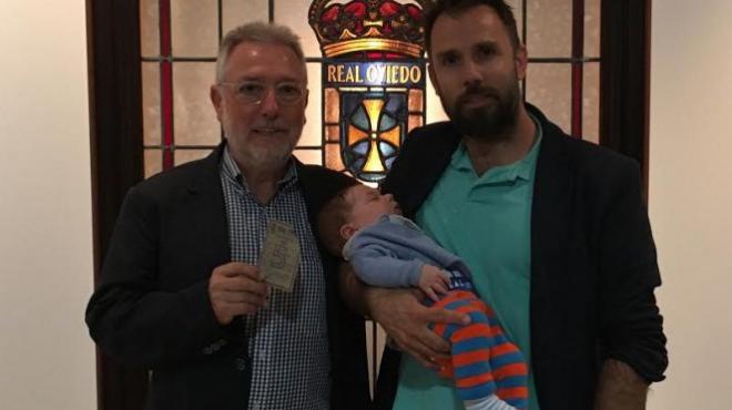 Tres generaciones de los Juesas (Foto: RealOviedo).