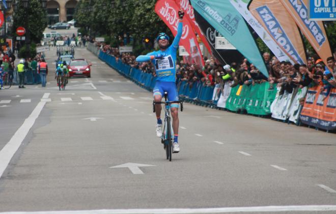 Raúl Alarcón se ha llevado también la tercera etapa. (Foto: Vuelta a Asturias).