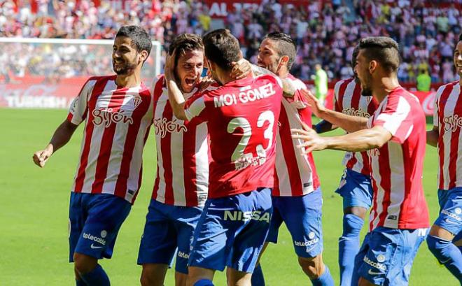 Jugadores del Sporting celebran un gol ante el Leganés (Foto: Rodrigo Medina).