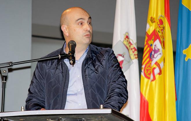 Víctor Sánchez, durante la Junta de Accionistas del Sporting de 2016 (Foto: Rodrigo Medina).