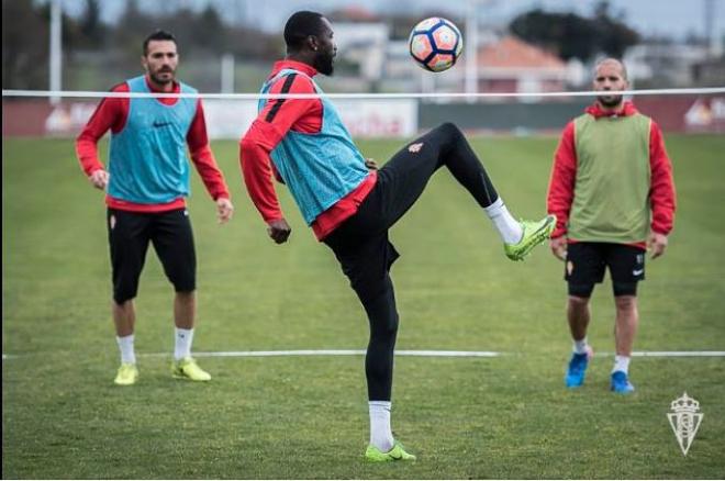 Traoré, Xavi Torres y Lora este miércoles (Foto: RSG).