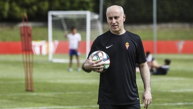 Juan Carlos Ablanedo en el Campus del Sporting de Gijón.