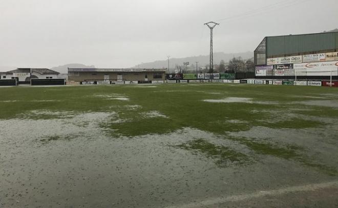 El Estadio Municipal de Les Caleyes, inundado (Foto: CDL).