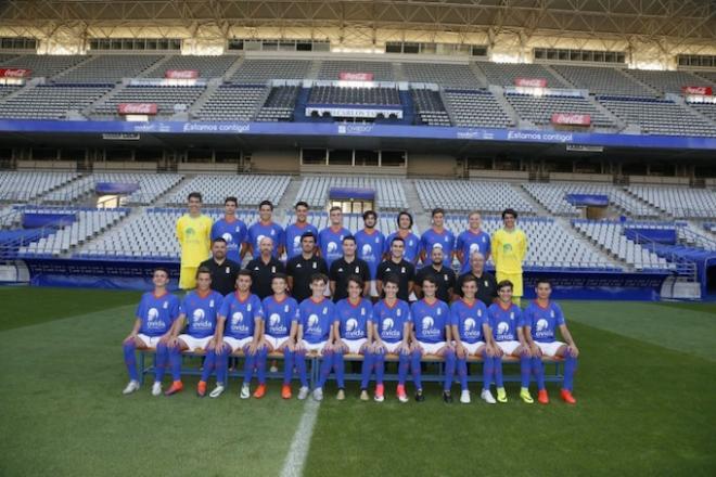 Los juveniles del Real Oviedo posan para la foto oficial (Foto: Real Oviedo).