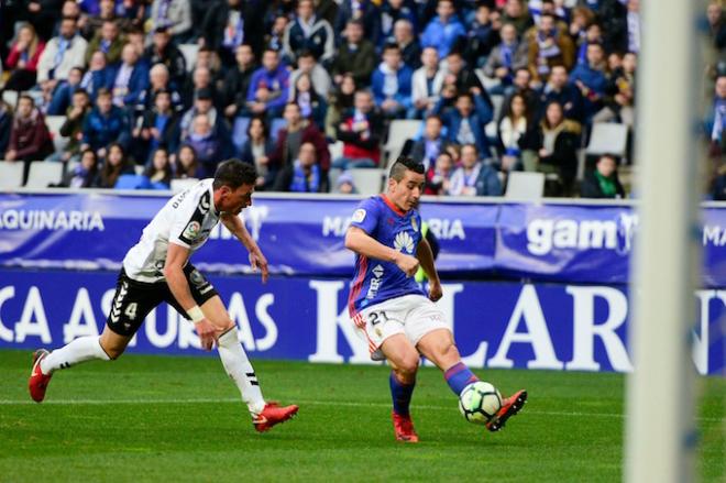 Saúl Berjón durante el partido (Foto: Laura Caraduje).