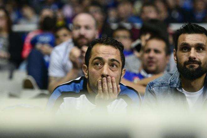 Un aficionado en el Carlos Tartiere en el partido ante el Huesca (Foto: Laura Caraduje).