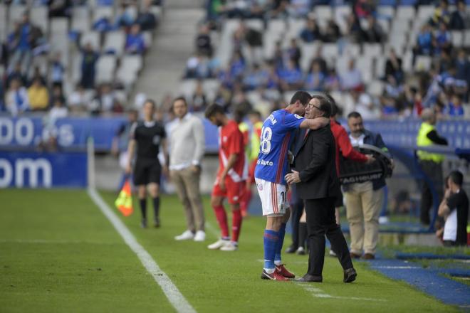 Christian Fernández se funde en un abrazo con Juan Antonio Anquela tras anotar el gol (Foto: Laura Caraduje).