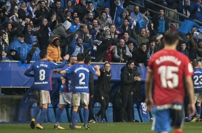 Los jugadores azules celebran uno de los goles de Mossa ante el Sporting (Foto: Laura Caraduje).