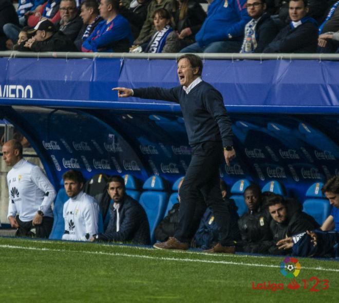 Anquela, muy cabreado en el banquillo frente al Valladolid (Foto: LaLiga).