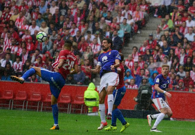 Toché, en el duelo ante el Sporting (Foto: Laura Caraduje).